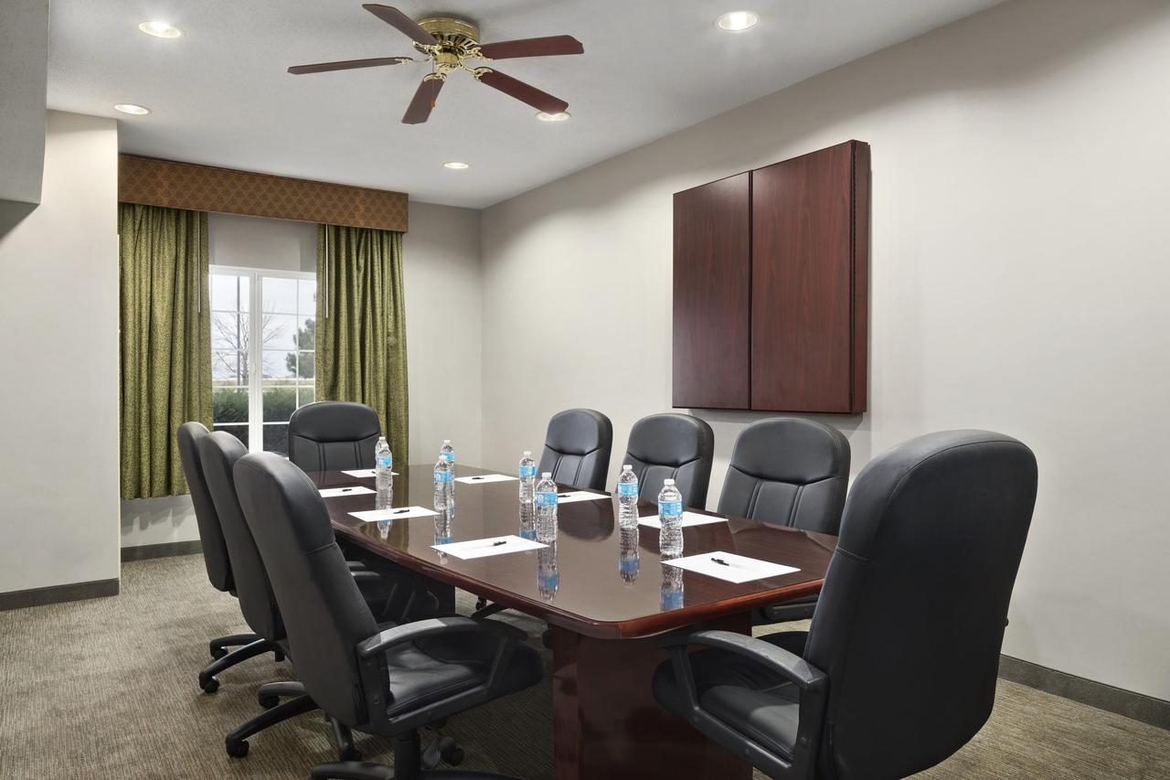 Country Inn & Suites By Radisson, Manteno, IL - thumb 12