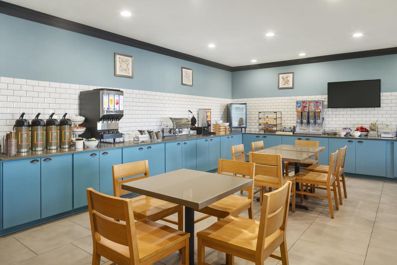 Country Inn & Suites By Radisson, Manteno, IL - thumb 11