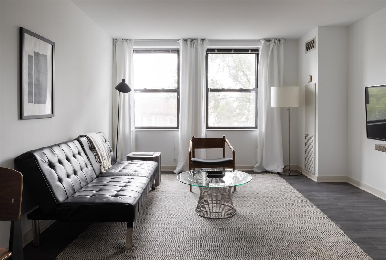 Blackstone 2BR Suite No.2 By Zencity