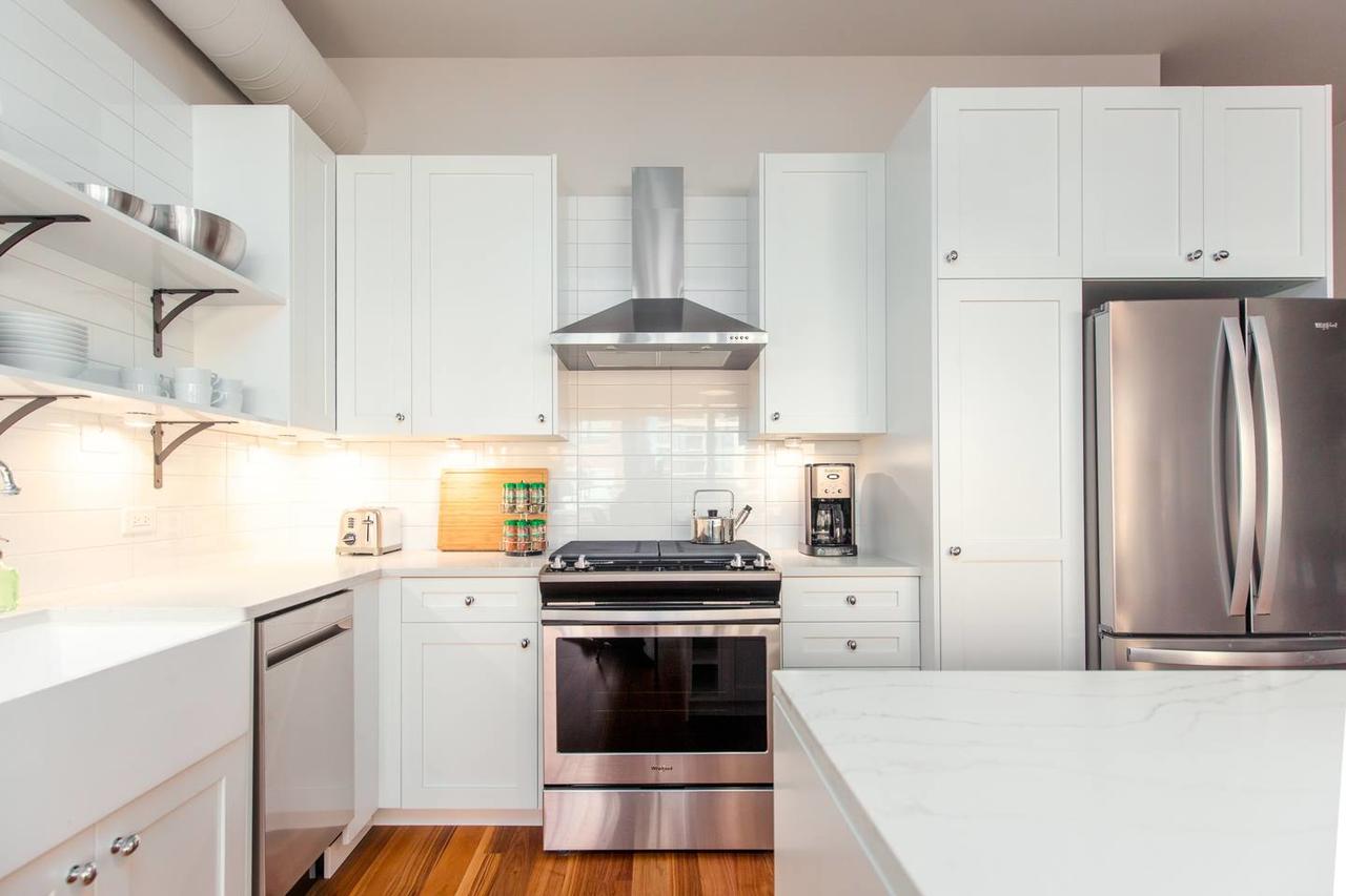 Prague Palace - Chic River North Apartment By Short Stay - thumb 1