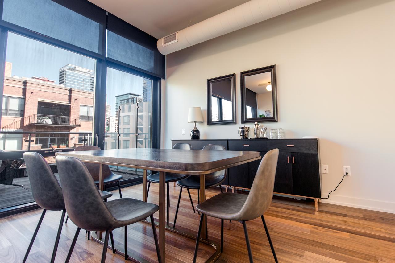 Prague Palace - Chic River North Apartment By Short Stay - thumb 5