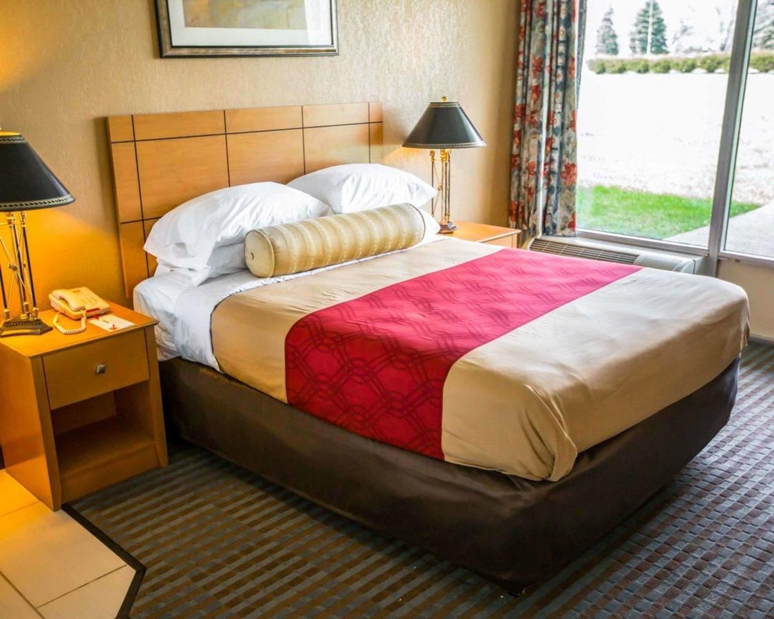 Econo Lodge Shorewood/Joliet - thumb 18