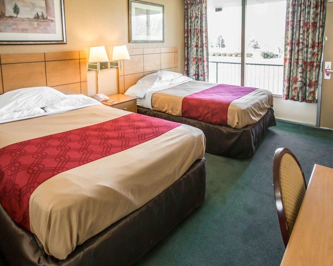 Econo Lodge Shorewood/Joliet - thumb 13