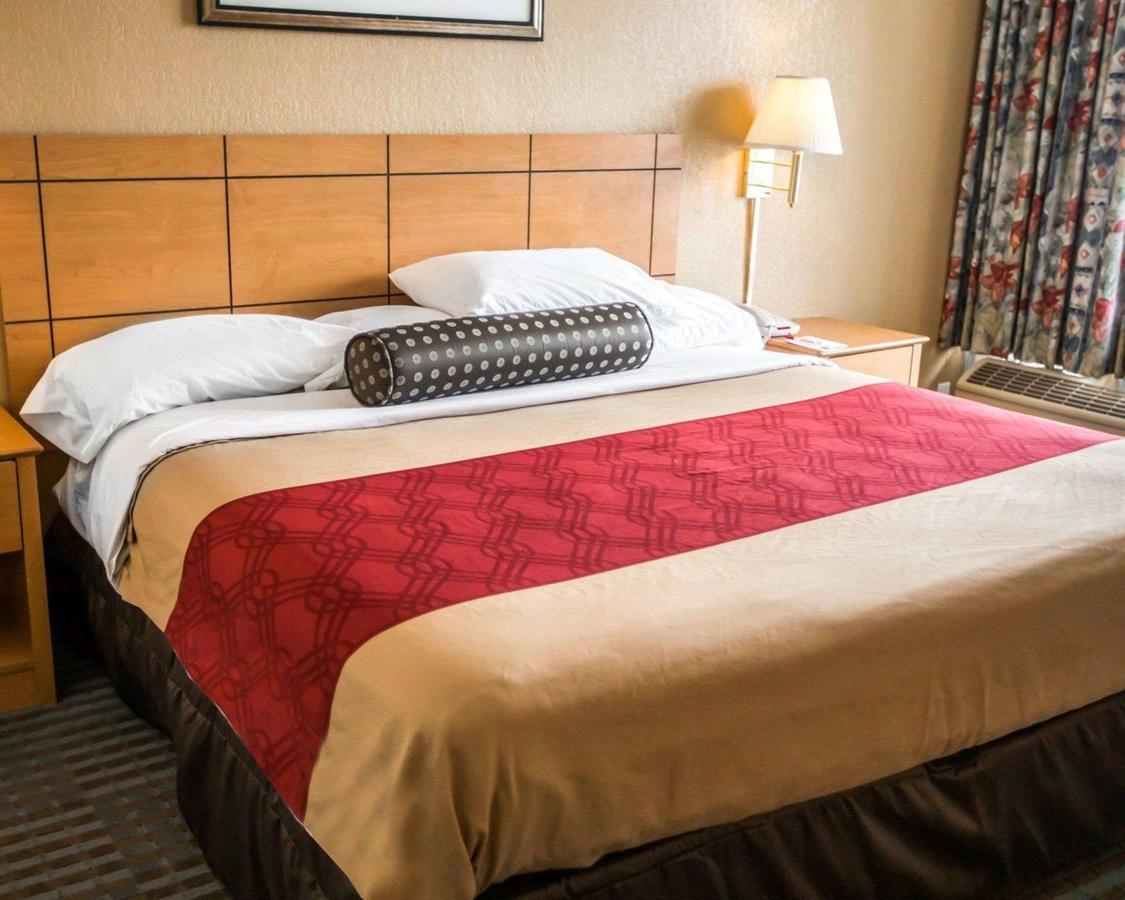 Econo Lodge Shorewood/Joliet - thumb 31