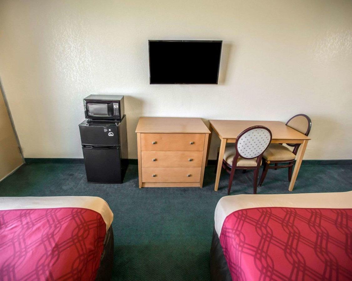 Econo Lodge Shorewood/Joliet - thumb 24