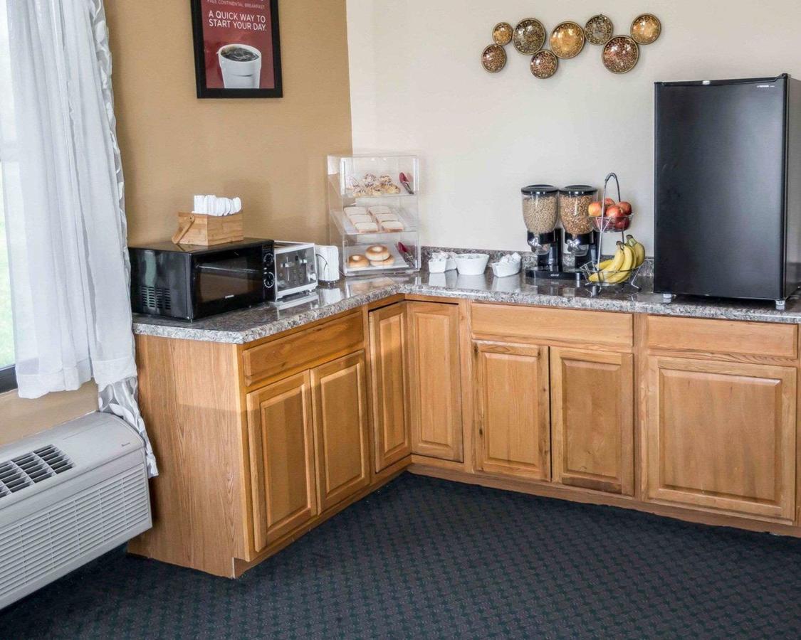 Econo Lodge Shorewood/Joliet - thumb 6