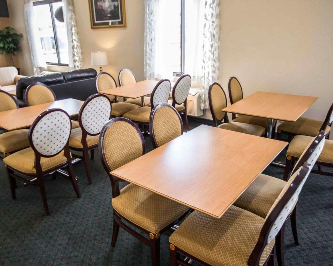 Econo Lodge Shorewood/Joliet - thumb 29