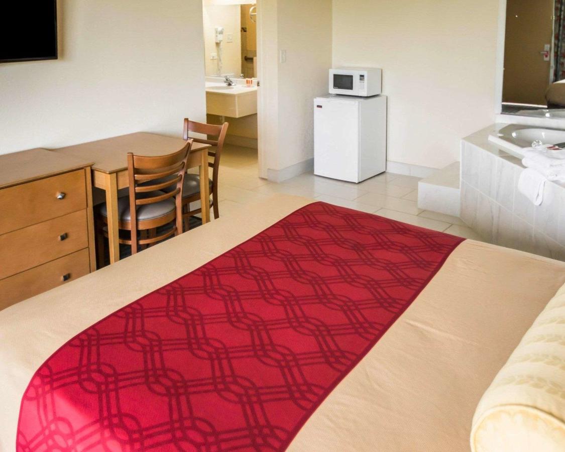 Econo Lodge Shorewood/Joliet - thumb 26