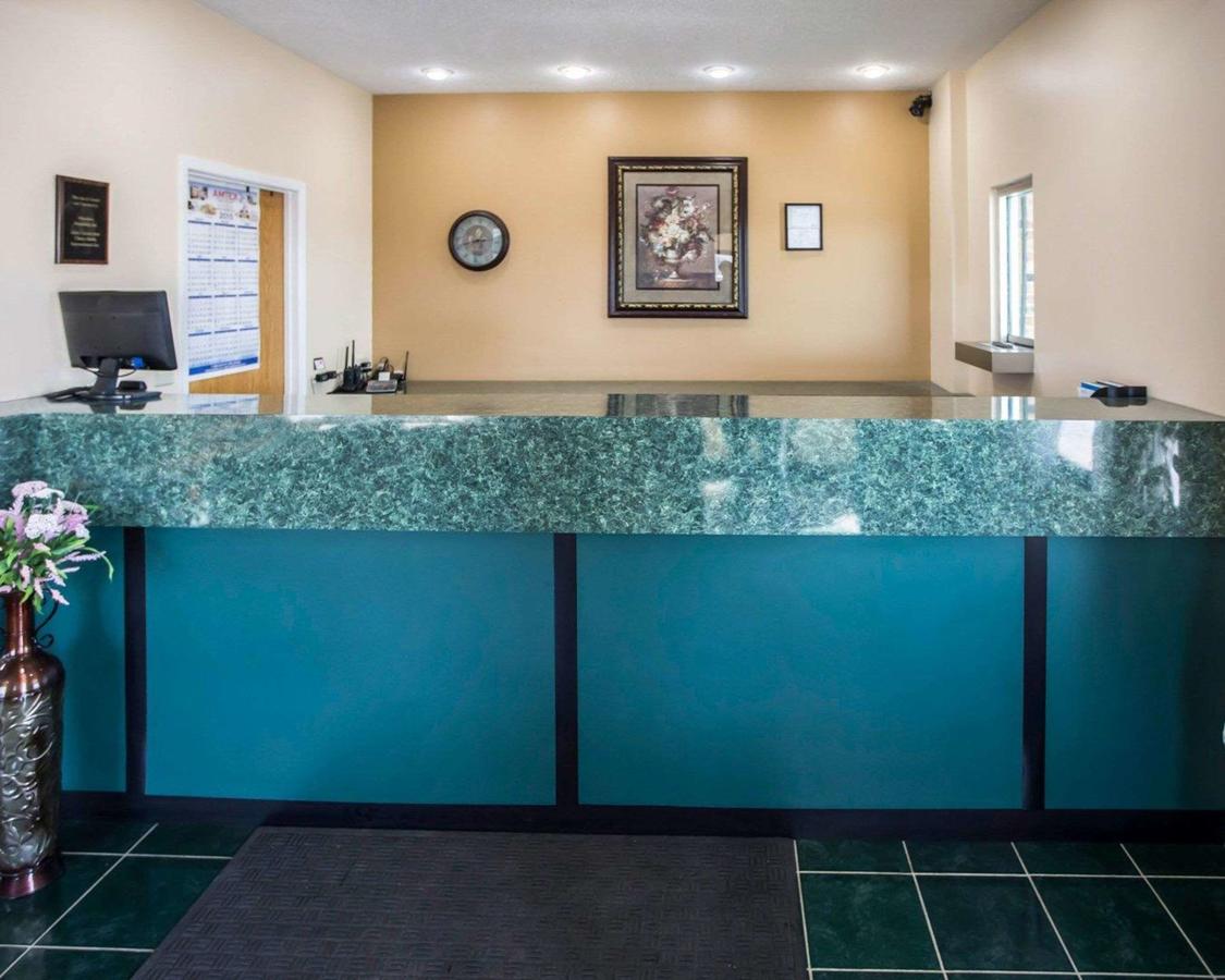 Econo Lodge Shorewood/Joliet - thumb 27