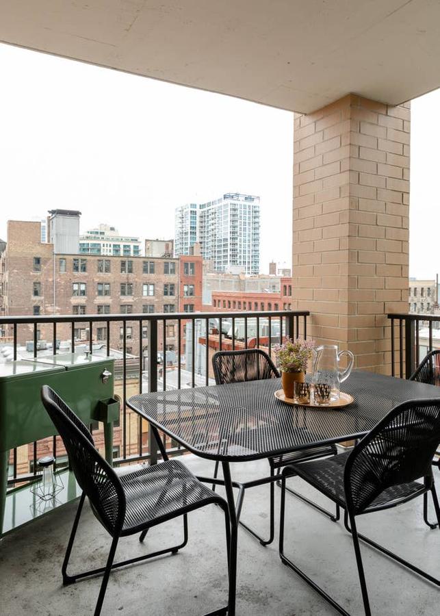 Domio I River North I Vibrant 2BR Apt - thumb 7