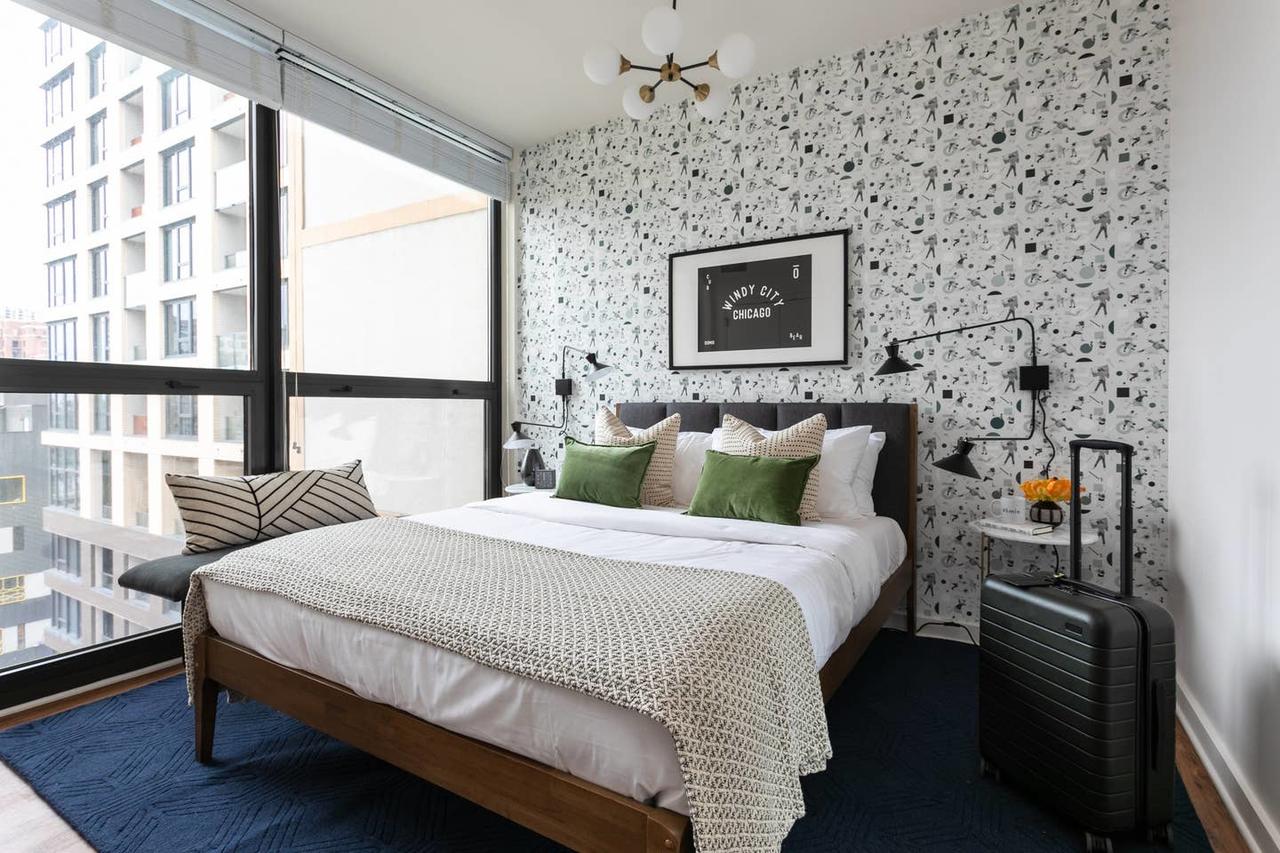 Domio I River North I Vibrant 2BR Apt - thumb 5