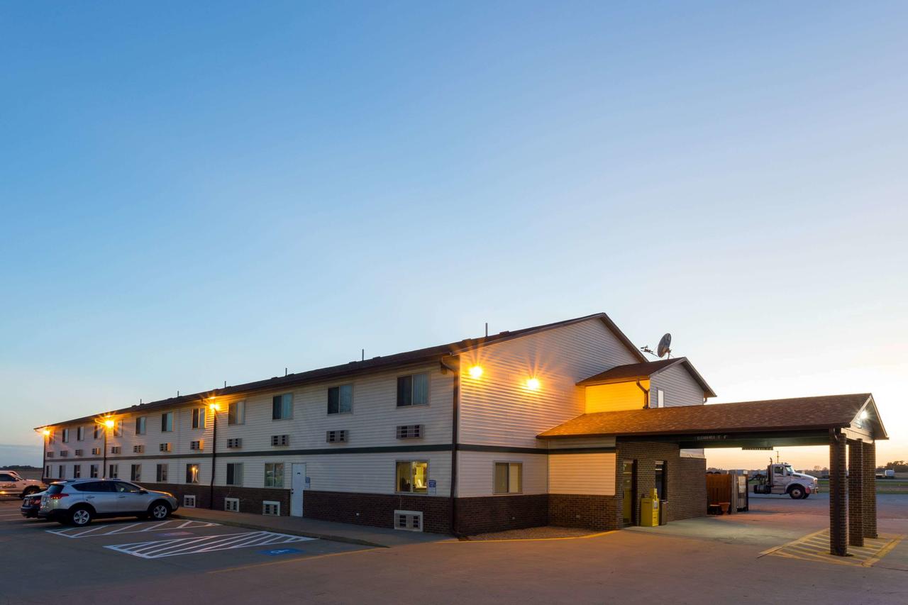 Super 8 By Wyndham Mendota - thumb 2