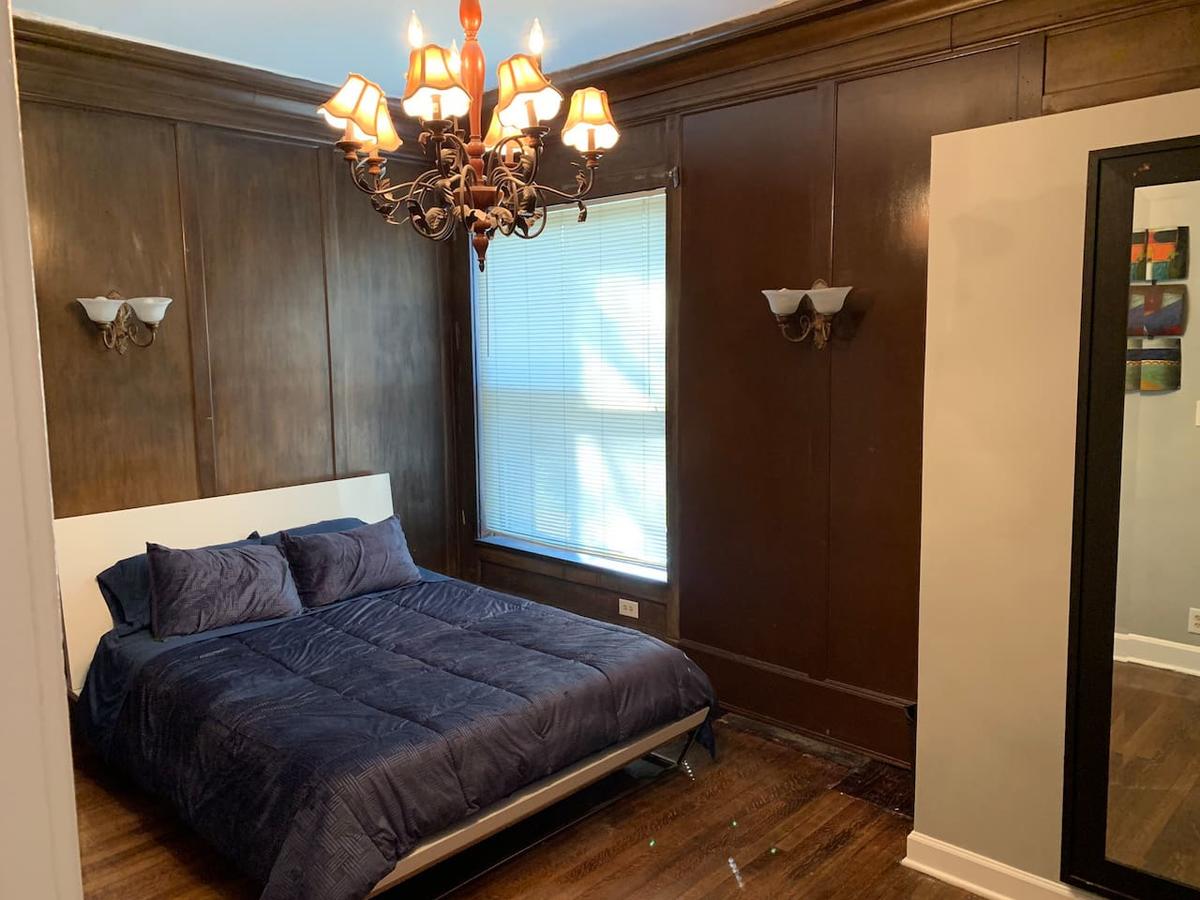 Vintage Loft In The Heart Of Hyde Park, Chicago - thumb 6