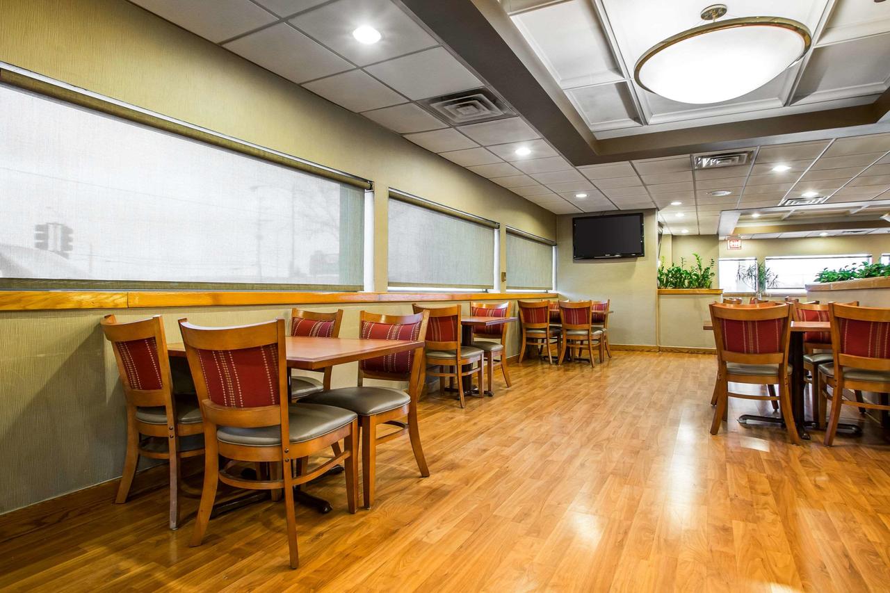 Quality Inn Midway Airport - thumb 4