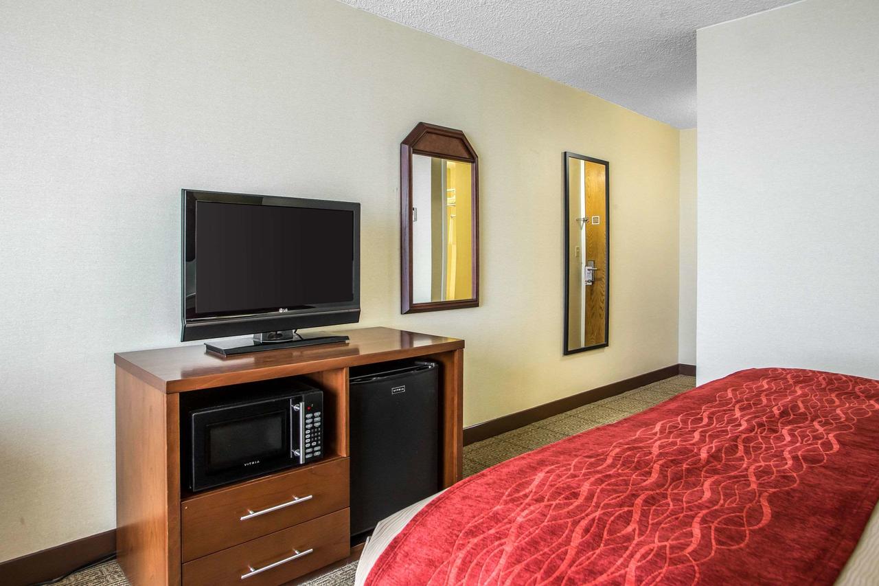 Quality Inn Midway Airport - thumb 22