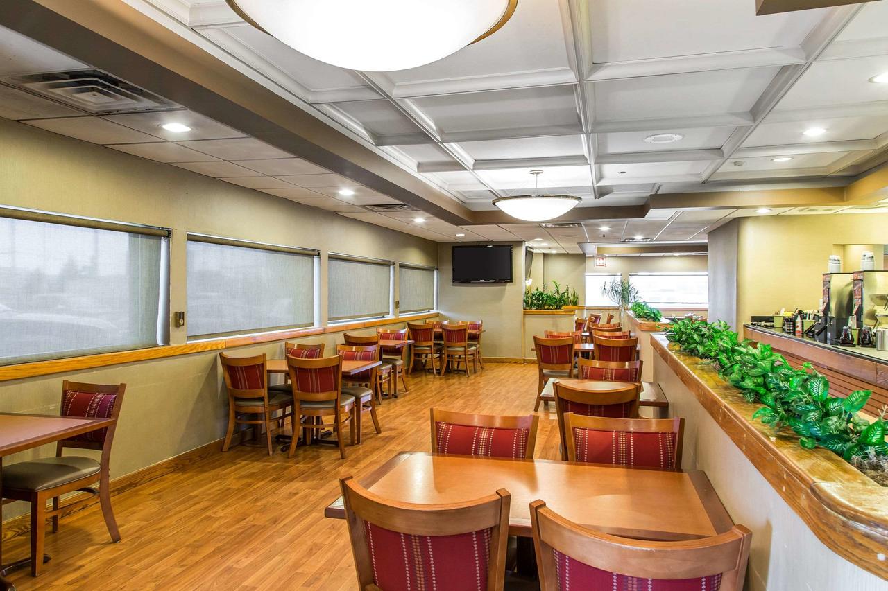 Quality Inn Midway Airport - thumb 21