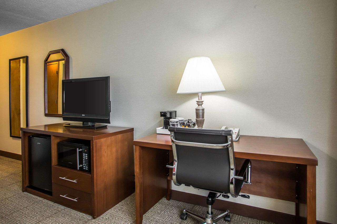 Quality Inn Midway Airport - thumb 9