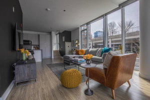 Luxury 3 Floor Townhouse Near Grant Park By Domio!