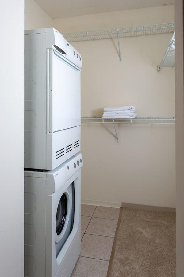 Sleek 2 BR/2BA Apt On Mag Mile By Domio - thumb 4