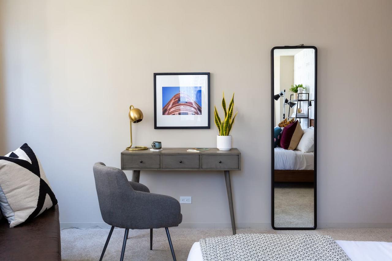 Sleek 2 BR/2BA Apt On Mag Mile By Domio - thumb 8