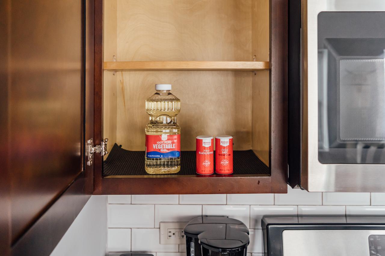 Minimalist Condo In Lakeview, 7-minute Walk To Wrigley Field N1 - thumb 3