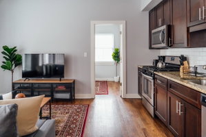 Minimalist Condo In Lakeview, 7-minute Walk To Wrigley Field N1