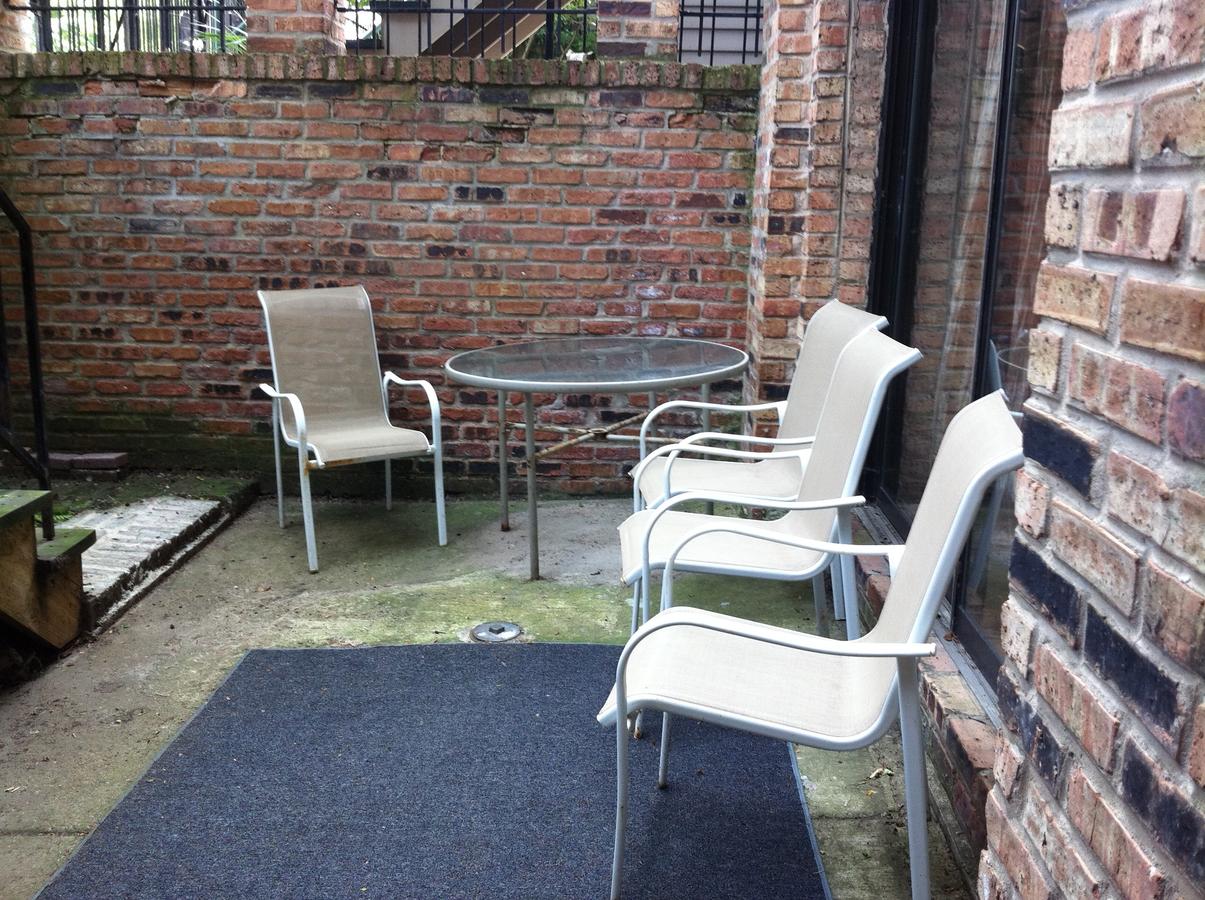 Beautifully Furnished Two Bedroom / One Bath Located In The Heart Of Old Town Lincoln Park - thumb 17