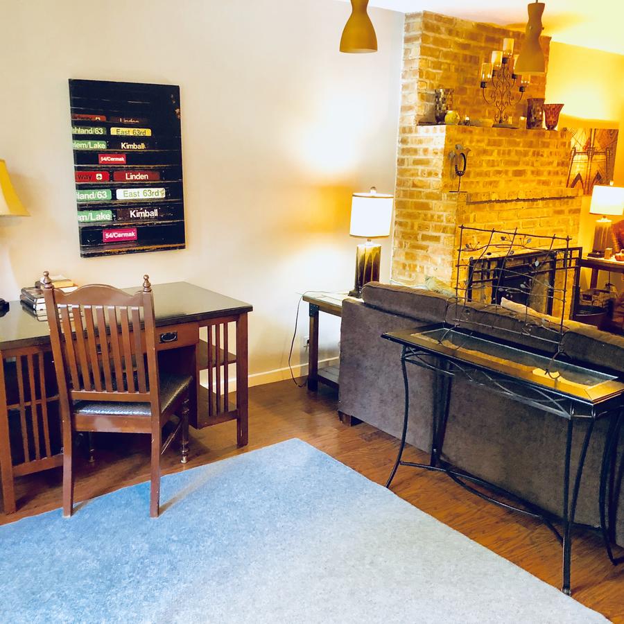 Beautifully Furnished Two Bedroom / One Bath Located In The Heart Of Old Town Lincoln Park - thumb 6