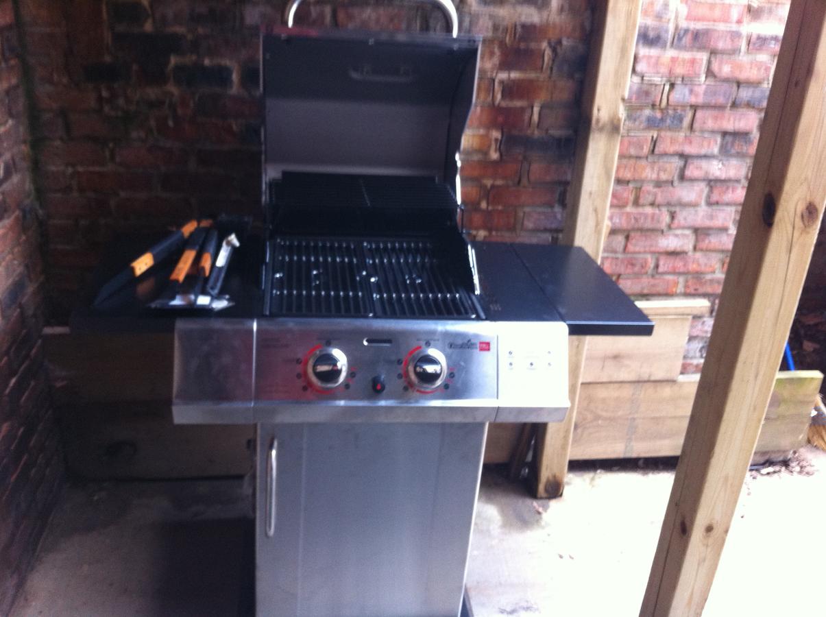 Beautifully Furnished Two Bedroom / One Bath Located In The Heart Of Old Town Lincoln Park - thumb 18