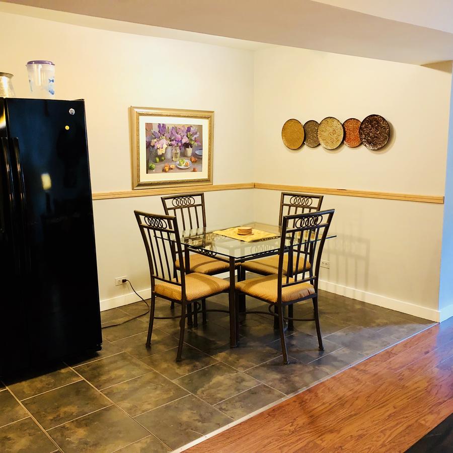 Beautifully Furnished Two Bedroom / One Bath Located In The Heart Of Old Town Lincoln Park - thumb 9