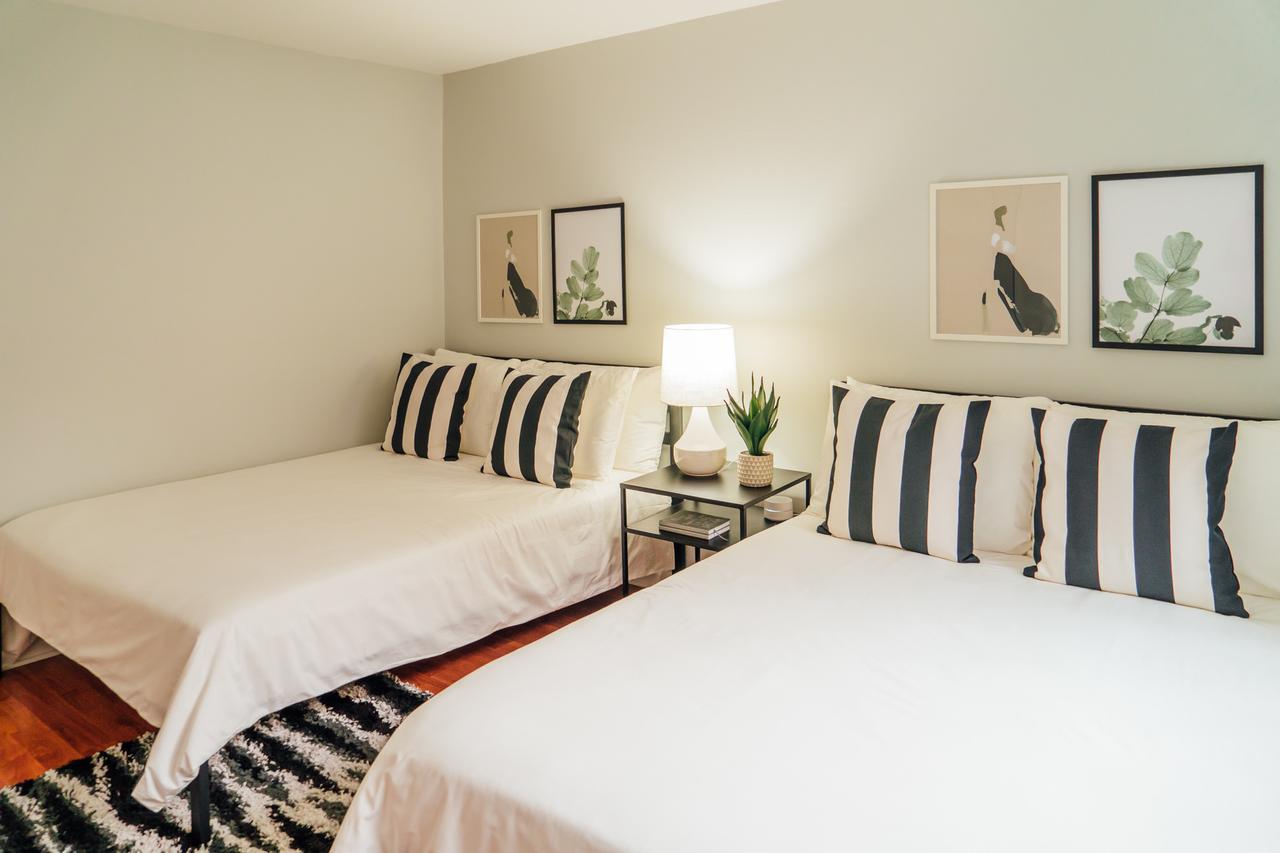 Modern Condo Close To Cubs At Wrigley | Cubs | Netflix K2 - thumb 14