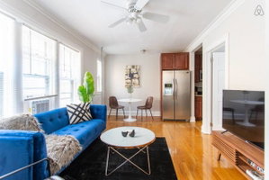 Stylish And Comfy Condo In Lincoln Square, 10 Min To Wrigley EA4