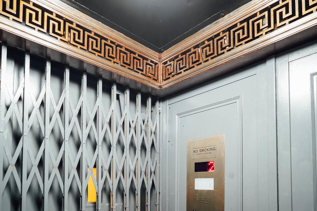 Modern Studio, Nightlife | Near Wrigley M10 - thumb 13