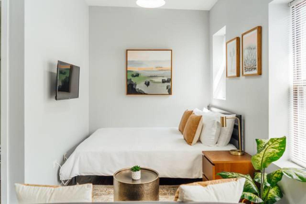 Modern Studio, Nightlife | Near Wrigley M10 - thumb 0