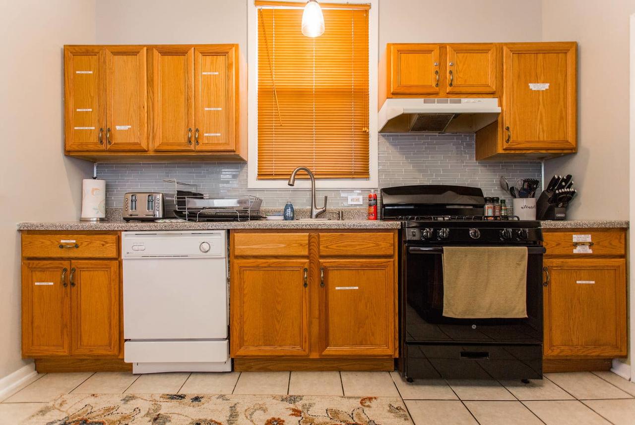 4 Bedroom/1.5 Bath/2 Car Garage Home (3 King Beds) - thumb 10