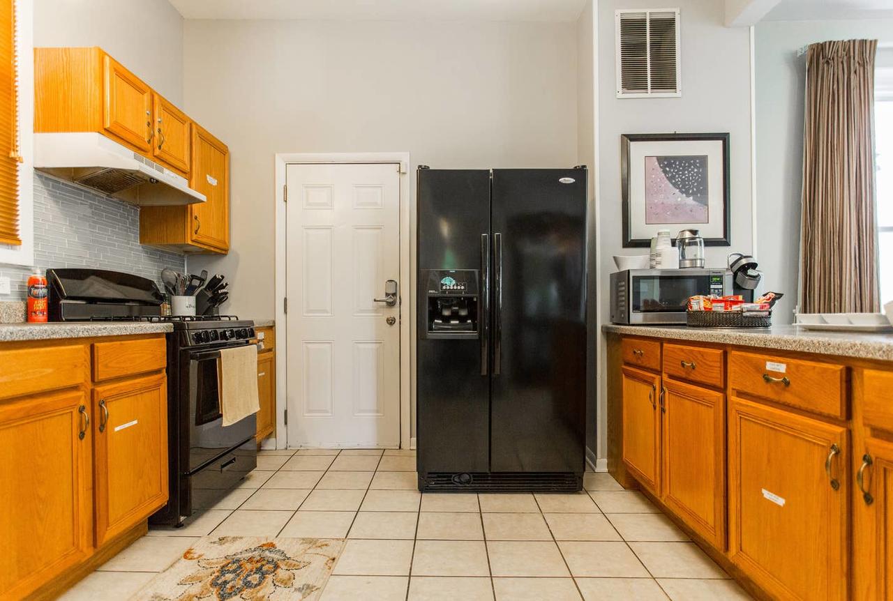4 Bedroom/1.5 Bath/2 Car Garage Home (3 King Beds) - thumb 12