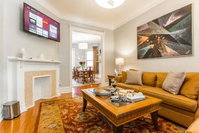 4 bedroom/1.5 bath/2 car garage home 3 King beds Accommodation Chicago