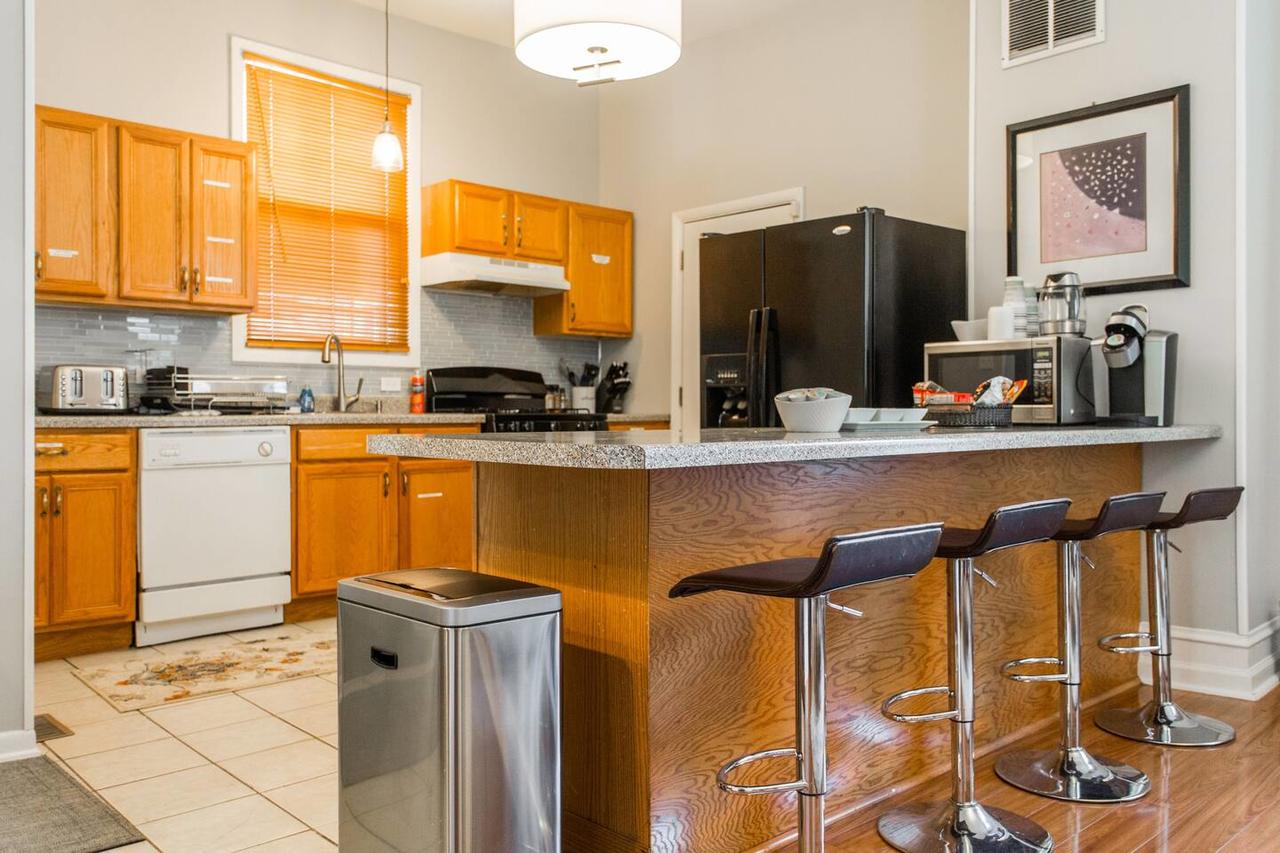 4 Bedroom/1.5 Bath/2 Car Garage Home (3 King Beds) - thumb 9