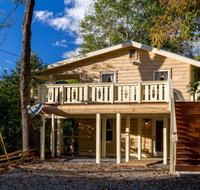 4 Bed 2 Bath Vacation home in Whittier - Accommodation Chicago