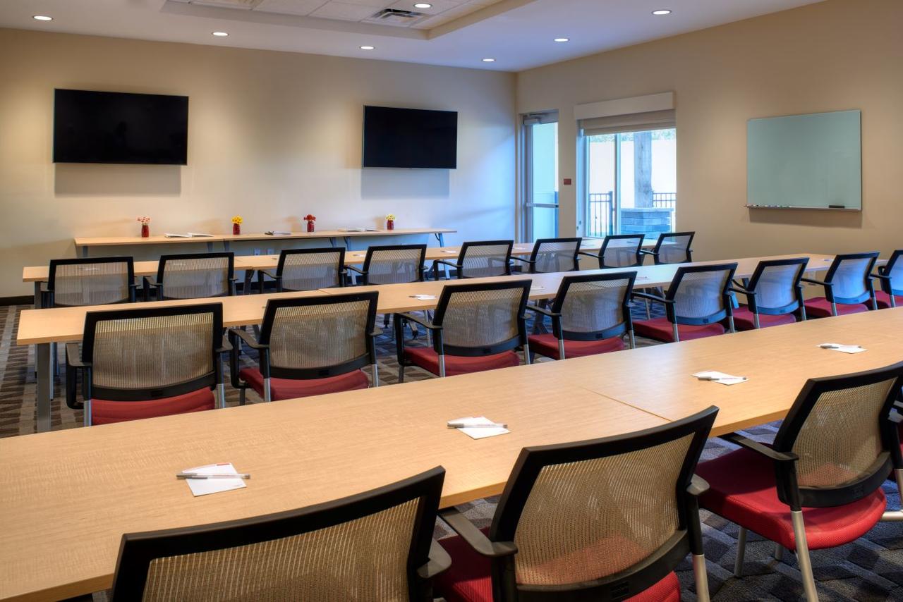 TownePlace Suites By Marriott Cleveland Solon - thumb 8