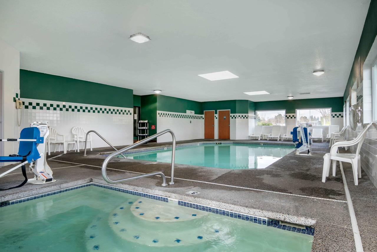 Comfort Inn & Suites Salem - thumb 8