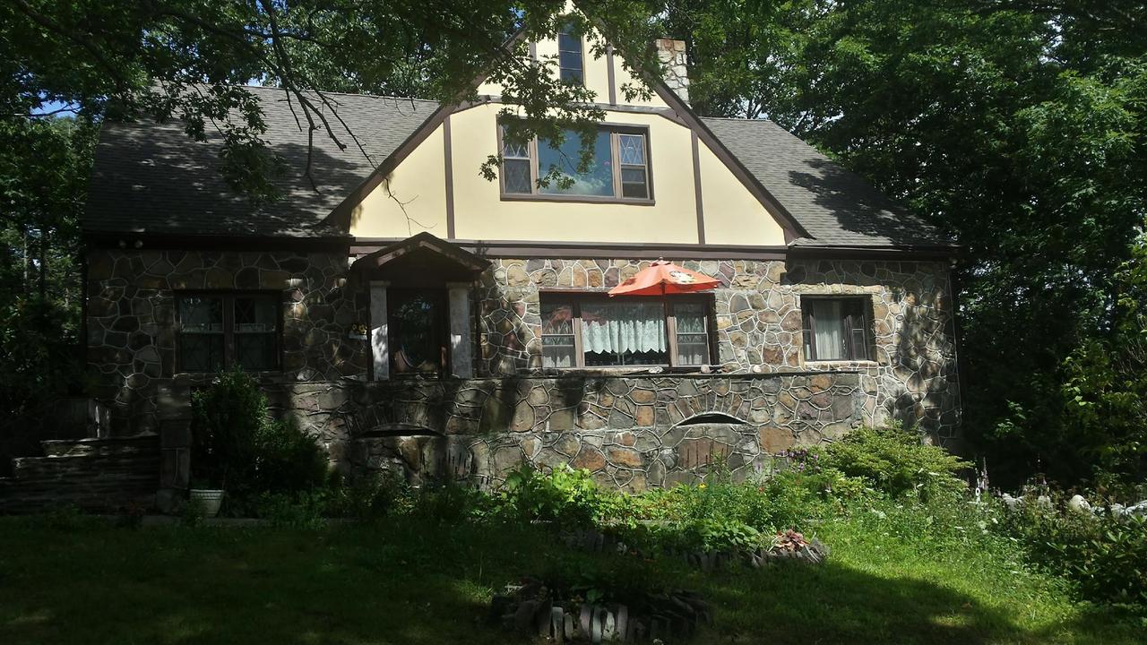 Maurrocks - A Pocono Mountains B&B - thumb 0