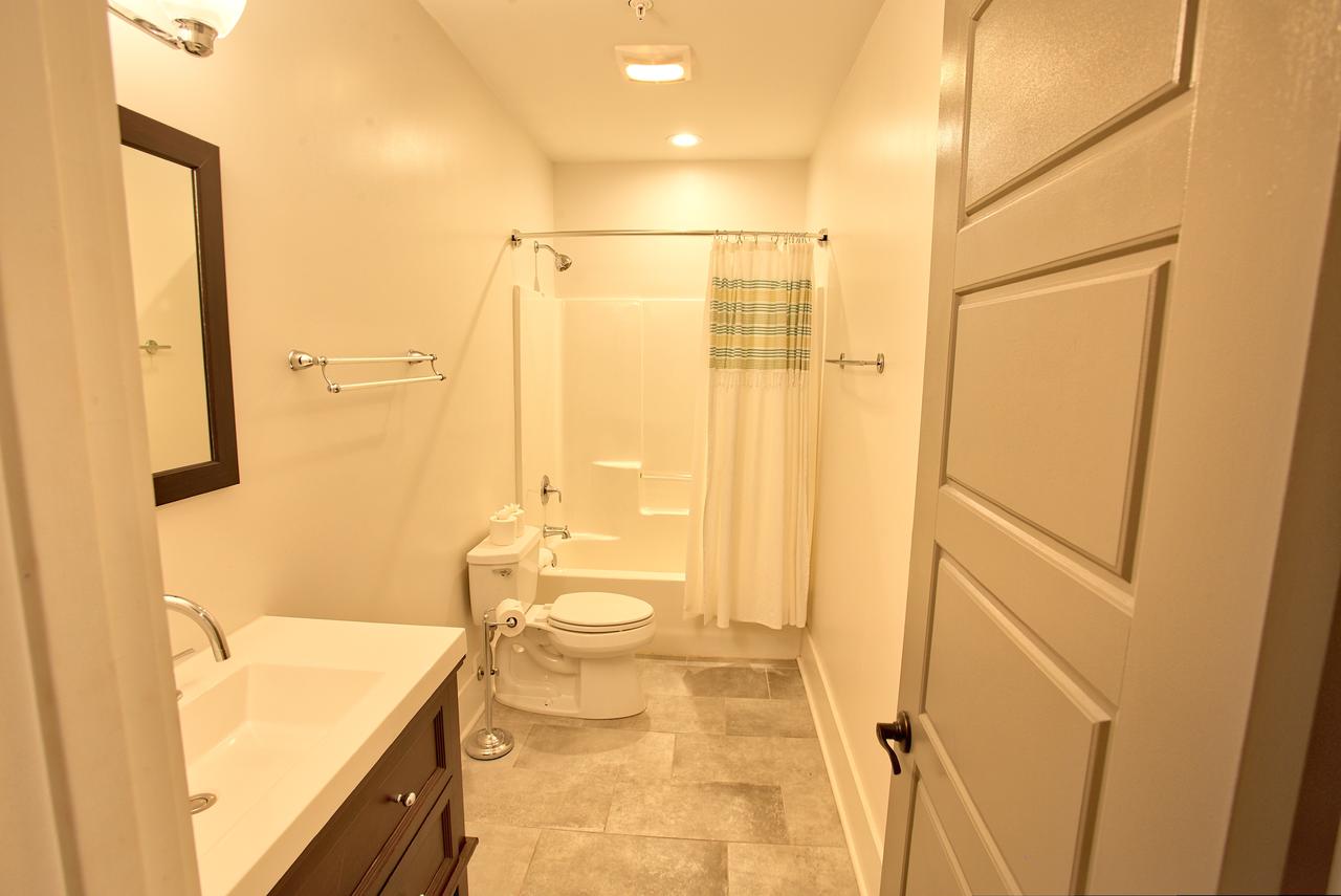 493 King Luxury Two Bedroom Suites - thumb 7