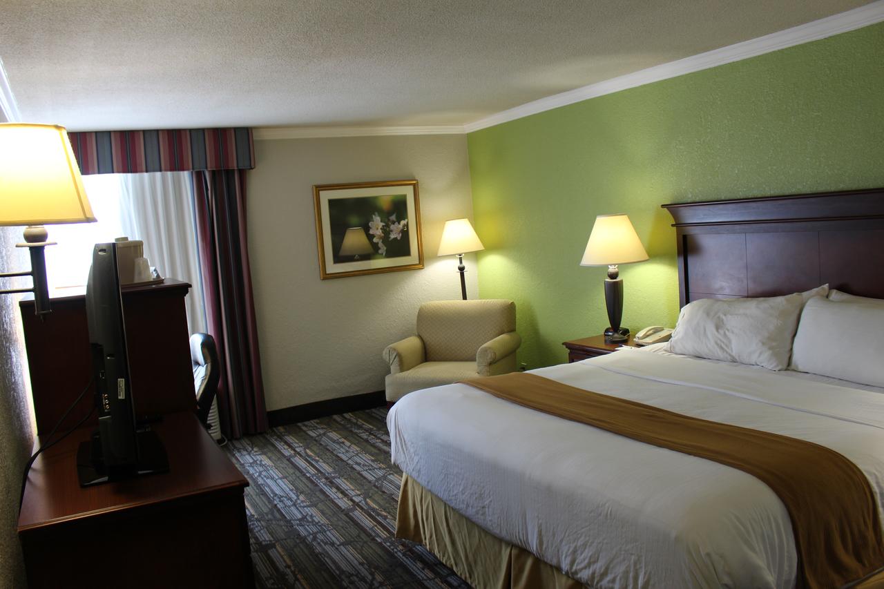 Wyndham Garden Summerville - thumb 18