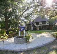 Tudor Oaks Inn - Accommodation Chicago