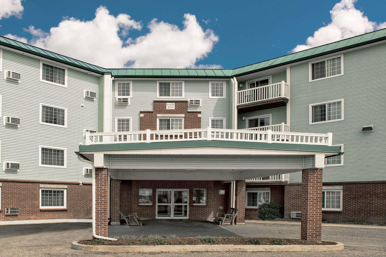 Baymont By Wyndham Essex Burlington Area - thumb 0