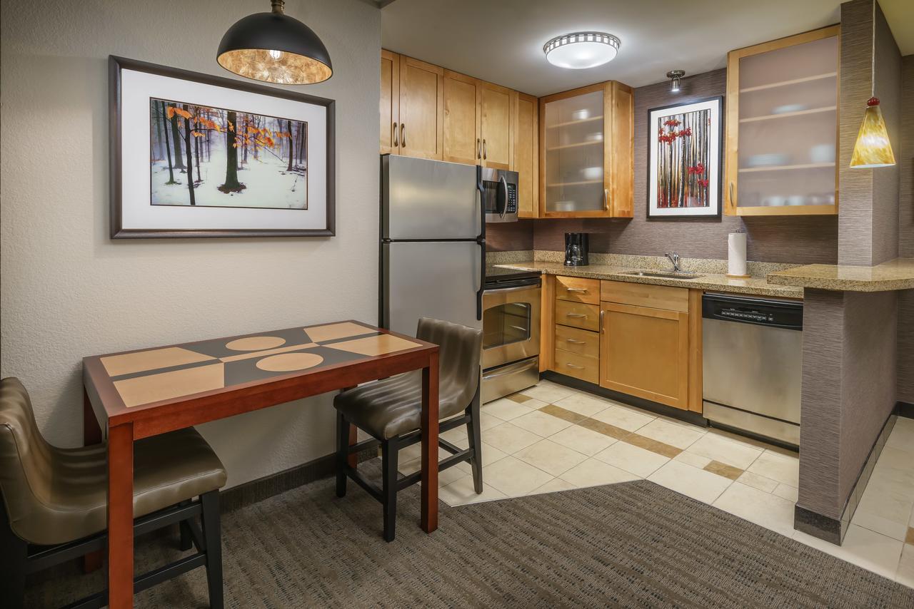 Residence Inn Burlington Colchester - thumb 25