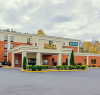 Quality Inn  Suites Lexington near I-64 and I-81 - Accommodation Chicago