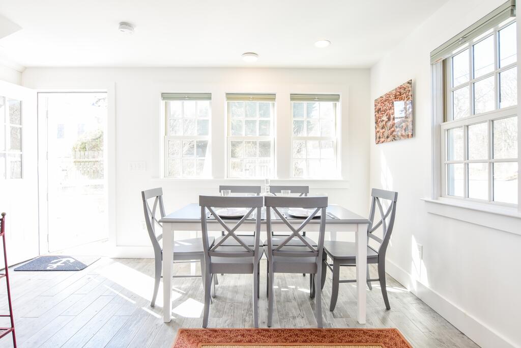 133: Newly Renovated East End W/ Deeded Beach Access, Roof Deck W/ Water Views! - thumb 1
