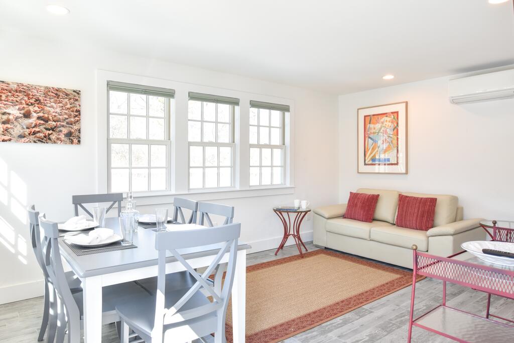 133: Newly Renovated East End W/ Deeded Beach Access, Roof Deck W/ Water Views! - thumb 0